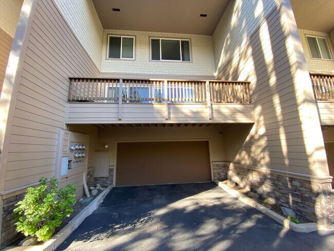 Building Photo - 3 Bedroom Condo - Walk to Burnt Cedar Beach!