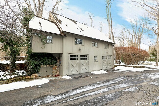 Building Photo - 369 Ethan Allen Hwy