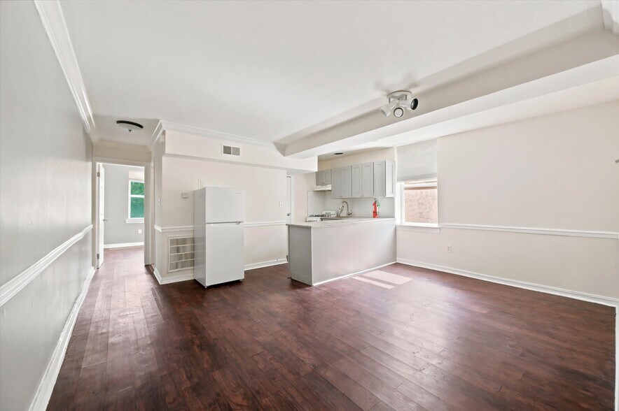Building Photo - 1721 W Tioga St