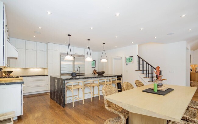 Building Photo - 41 Deep Woods Ln