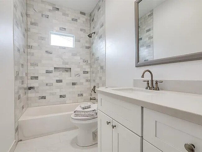 Building Photo - 6619 Sherman St