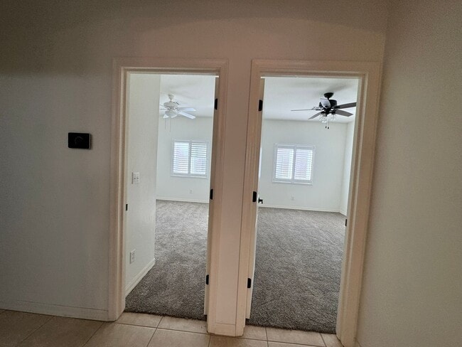 Building Photo - 3BR,2BS Custom home w/3 Car-Boat Deep Garage-Target shopping area