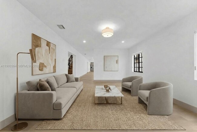 Building Photo - 456 SW 20th Rd