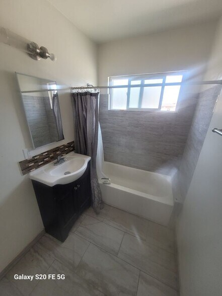 Building Photo - 4301 Don Tomaso Dr