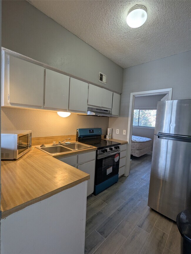 Building Photo - 3000 Guadalupe St