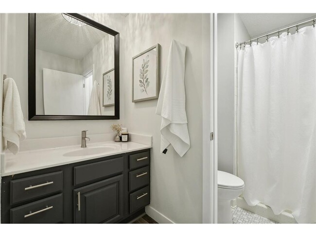 Primary attached bathroom - 7520 Cahill Rd