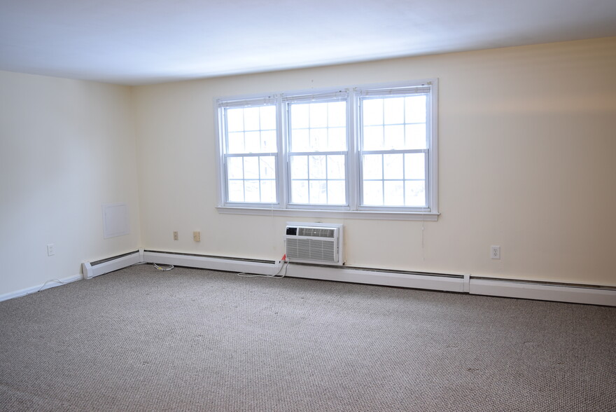 Living Room - 49 Grandview Dr