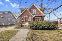 Building Photo - 200 S Pleasant St