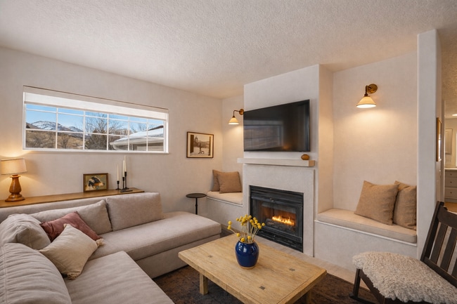 Building Photo - 4887 E Willowbrooke Cir