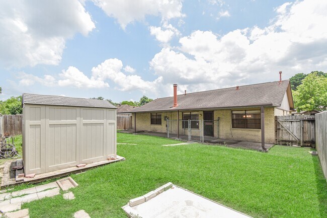 Building Photo - 3803 Lochmire Ln
