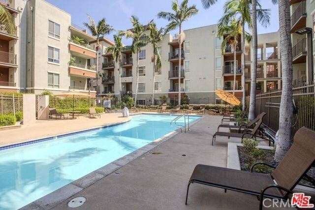 Building Photo - 100 S Alameda St