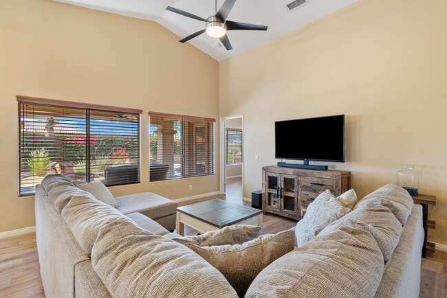 Building Photo - 79699 Carmel Valley Ave