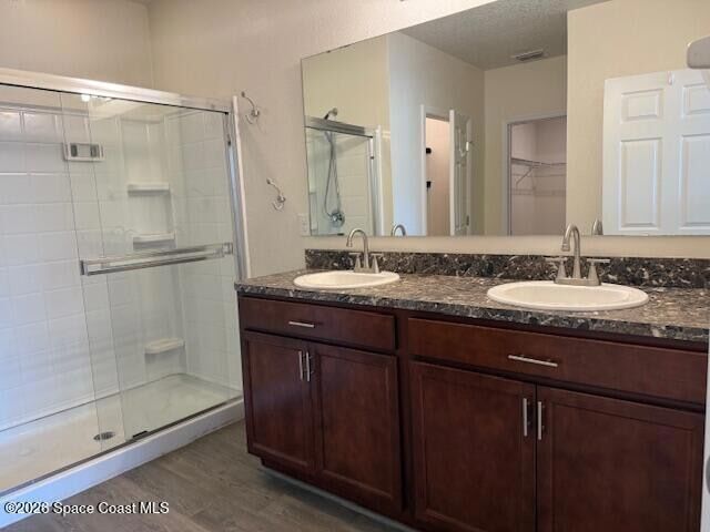 Building Photo - 323 Moray Dr