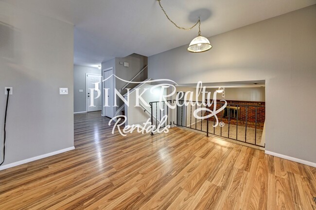 Building Photo - Nice 4 Bedroom Close to Peterson AFB and S...