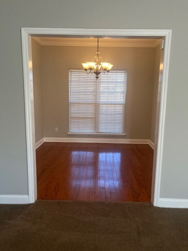 Building Photo - 112 Huntingdon Dr