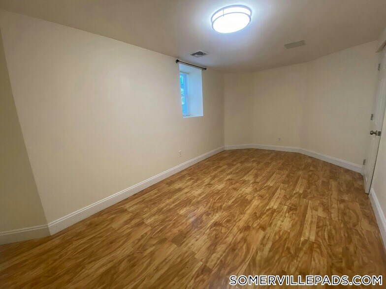 Building Photo - 65 Conwell Ave