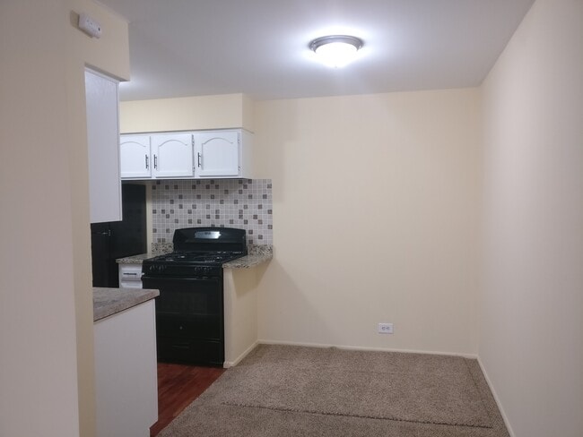 Building Photo - 1880 Bonnie Ln