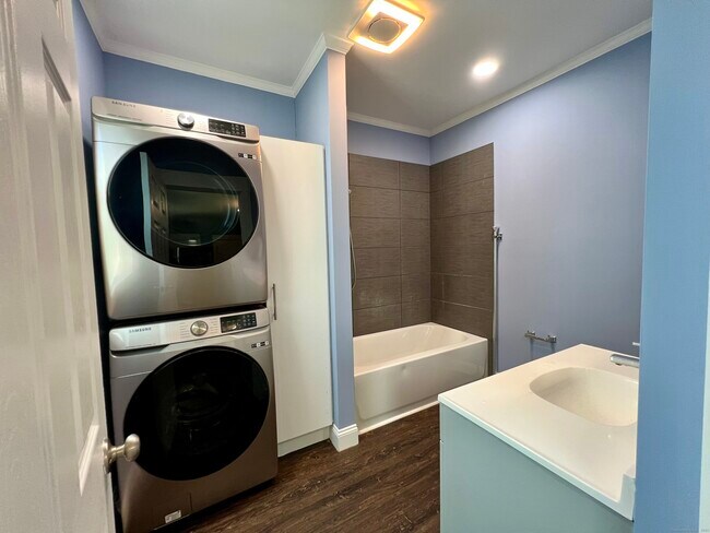 Building Photo - 167-169-169 Kent Ave