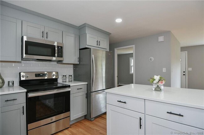 Building Photo - 10 N Cobblers Ct