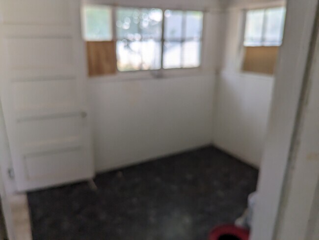 Building Photo - 129 N Johnson Ave