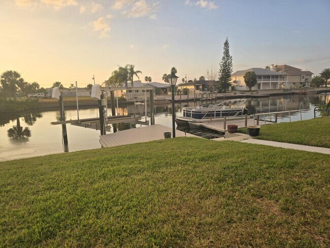 Building Photo - 4261 Paradise Cir