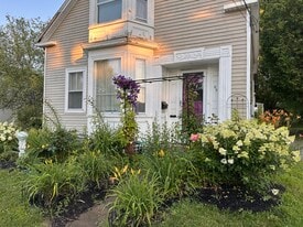 Building Photo - 68 Pleasant St
