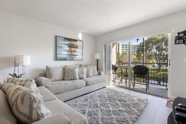 Building Photo - 2230 N Cypress Bend Dr