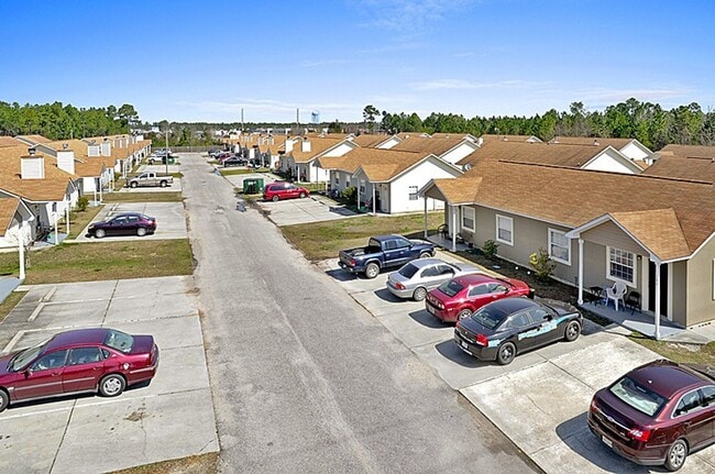 Building Photo - Charming Cottages for Rent in Waveland – 1 & 2 Bedroom Units Available at Cambridge Cottages!