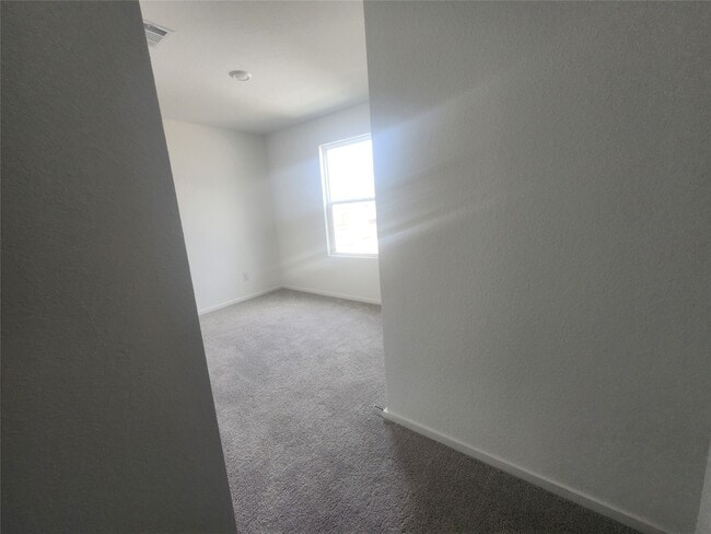 Building Photo - 906 Pertuso Ln