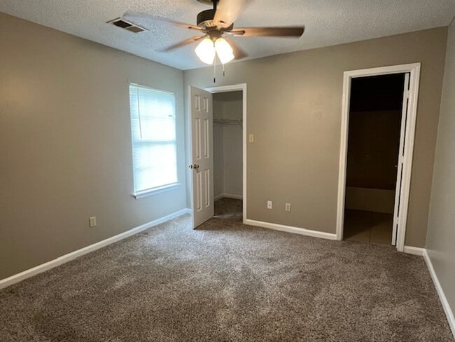 Building Photo - Renovated 2 Bedroom 2 Bath Home for Rent!