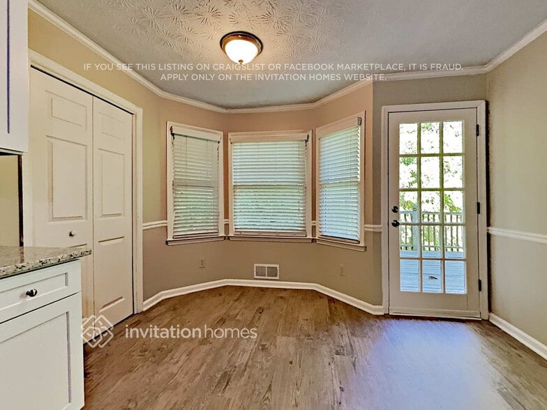 Building Photo - 943 Rockcrest Ct