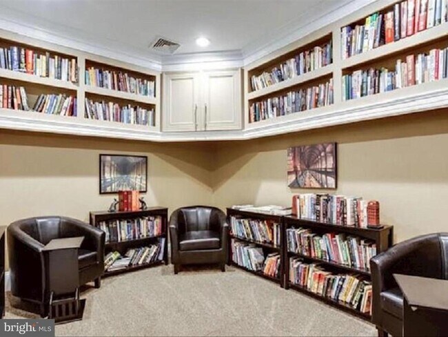 Building Photo - 2465 Army Navy Dr