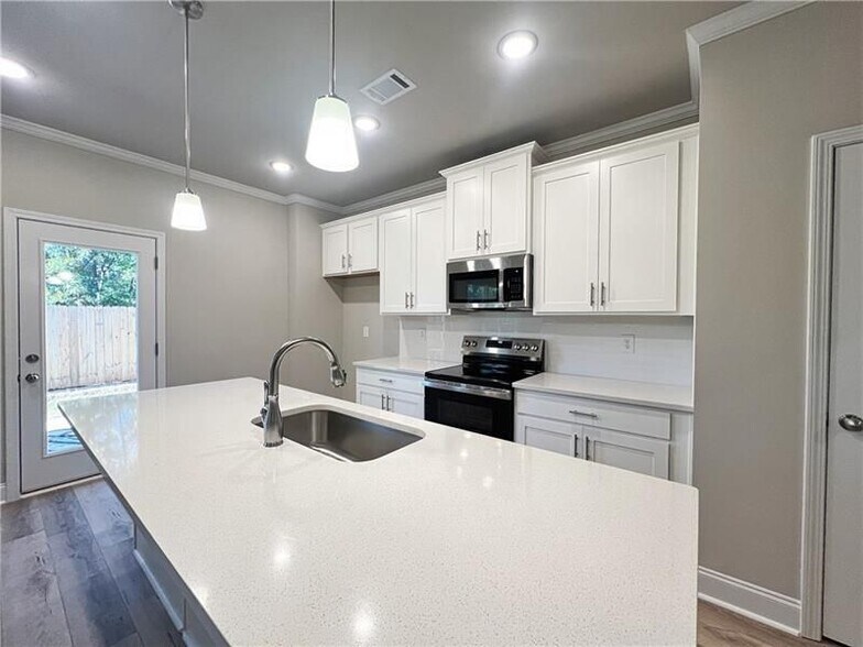 Building Photo - 5495 Rock Place Ct