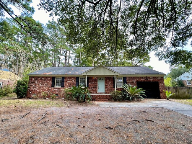 Building Photo - Available 1/27. Great 4 BR Home with Detac...