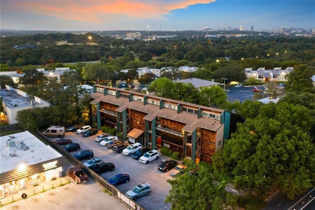 Building Photo - 1214 Barton Hills Dr