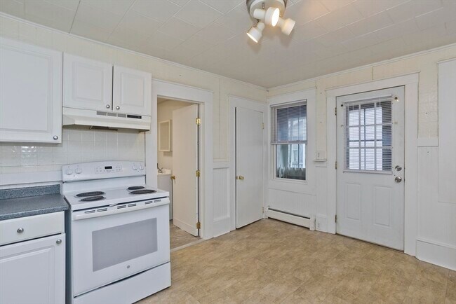 Building Photo - 22-22 East St