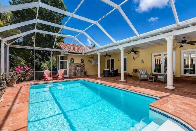 Building Photo - 5701 SW 136th St