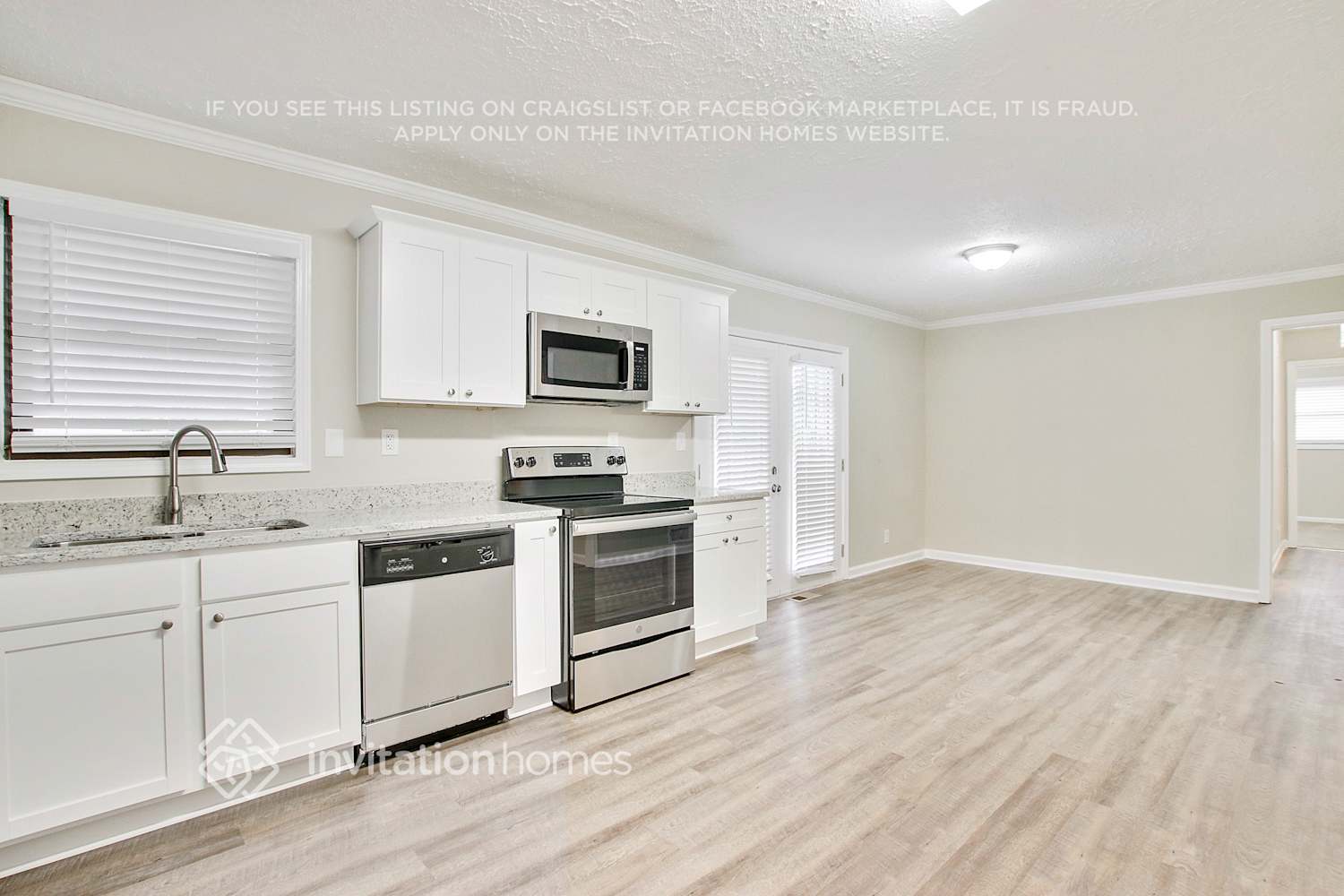 Building Photo - 4596 Sahara Dr SW