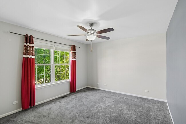 Building Photo - 1534 S Falcon Dr