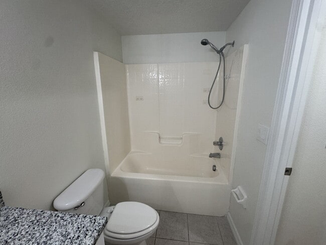 Building Photo - "Charming 3-Bed, 2-Bath Gem in Riverview – Spacious 1151 Sq. Ft. Haven Awaits!"