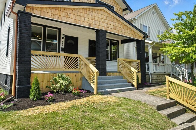 Building Photo - 887-889-889 E Livingston Ave