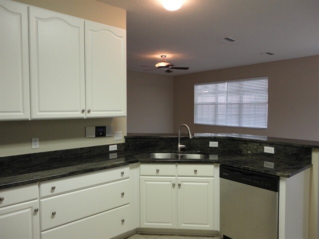 Building Photo - 10618 Bamboo Rod Cir