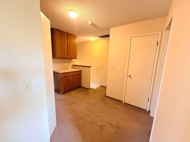 Building Photo - Charming Two-Story Petaluma Home – Private Yard & Community Amenities