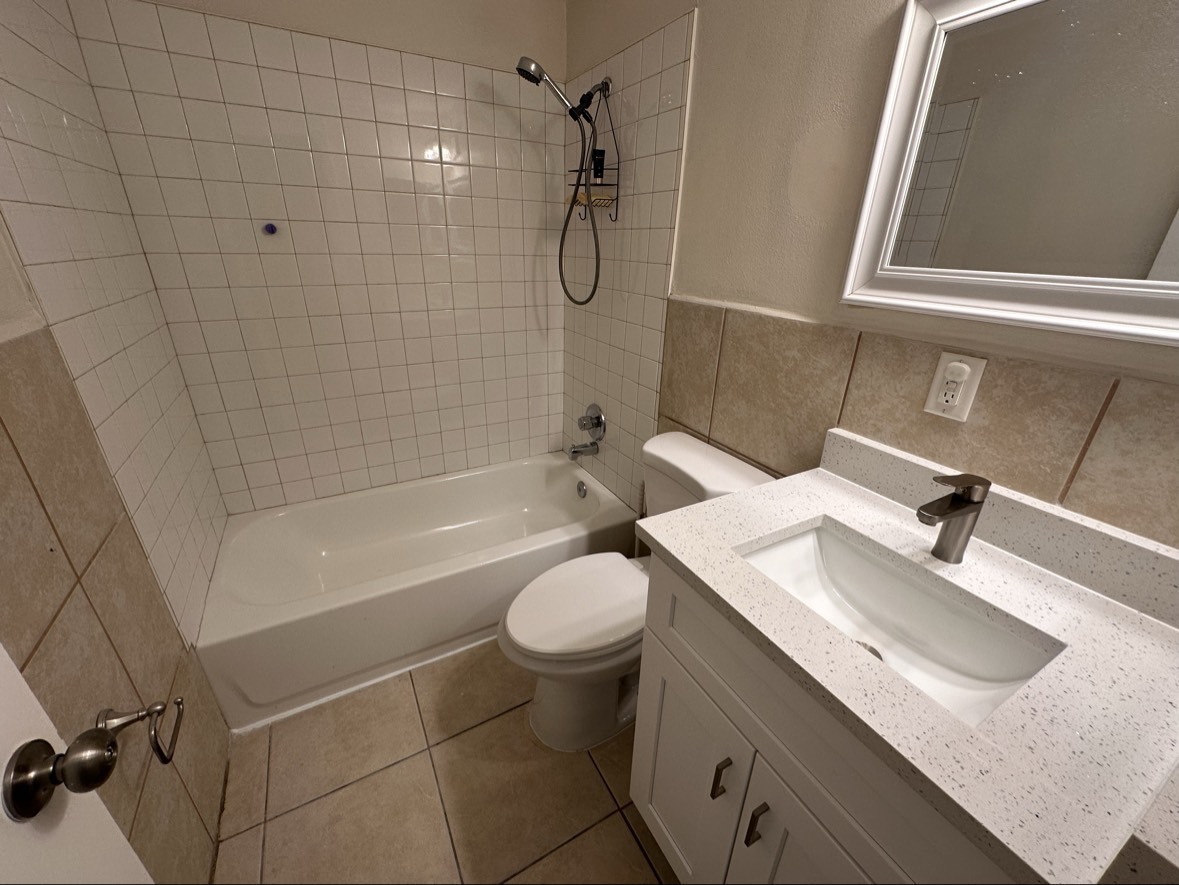 Building Photo - 7826 40th Avenue Dr W