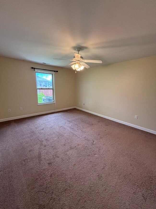 Building Photo - 2 Bed 1.5 Bath Duplex in Lebanon