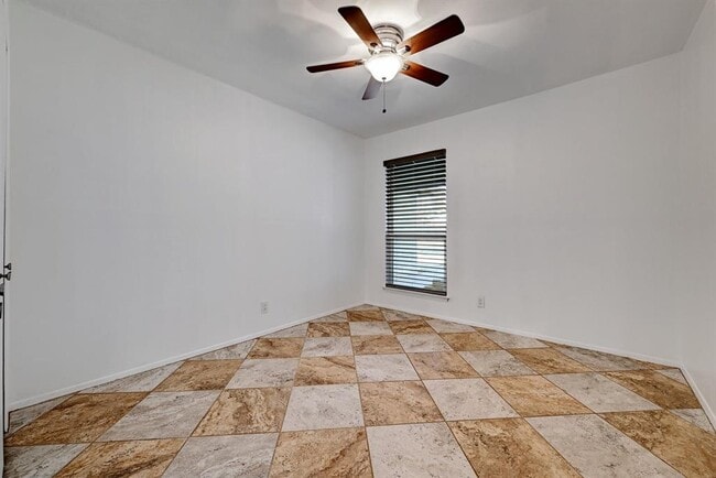 Building Photo - 1317 Meadgreen Cir