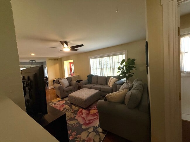 Building Photo - 45800 W Ann Arbor Trail