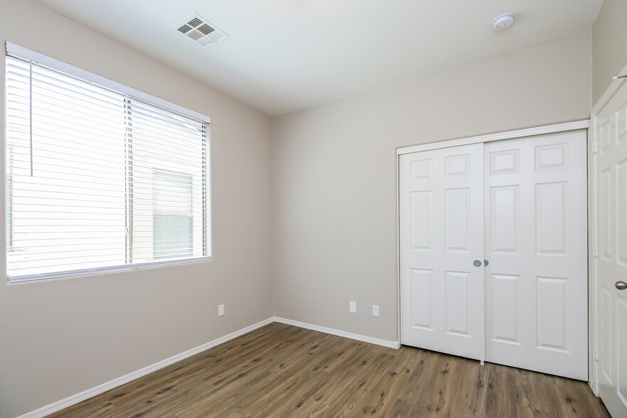 Building Photo - 3178 S Southwind Dr