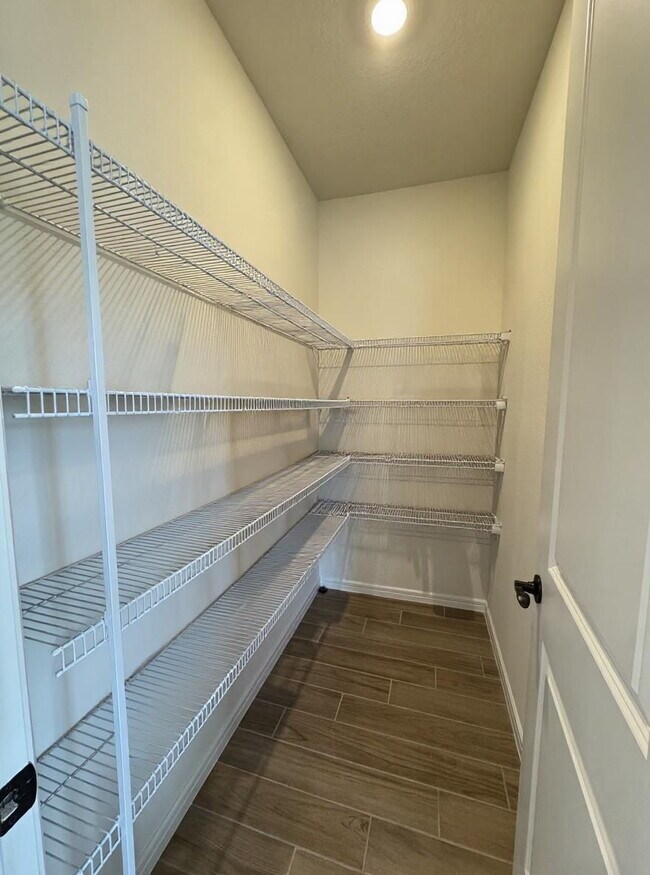 Building Photo - "Spacious 3-Bedroom Home in St. Cloud with...