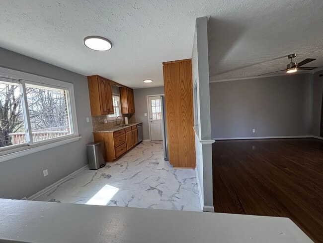 Building Photo - 449 Missimer Ln